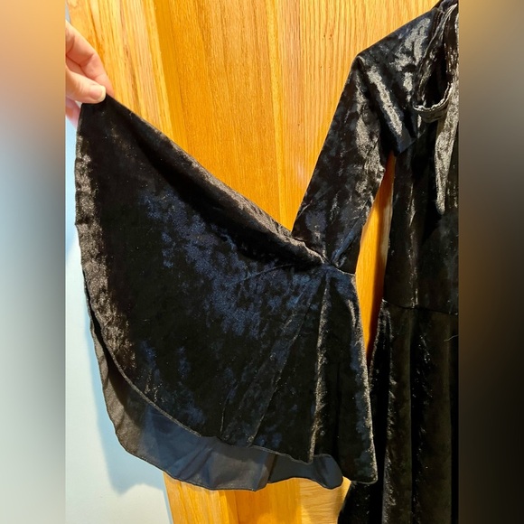 NWT Dolls Kill Widow Nocturnal Elegance Mini Dress in Black Velvet Silver Cross - Picture 6 of 16